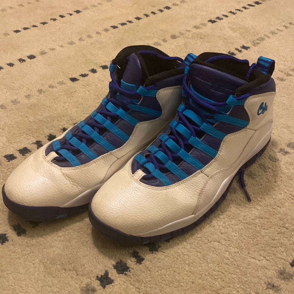 Men’s size 11 Air Jordan’s Charlotte edition